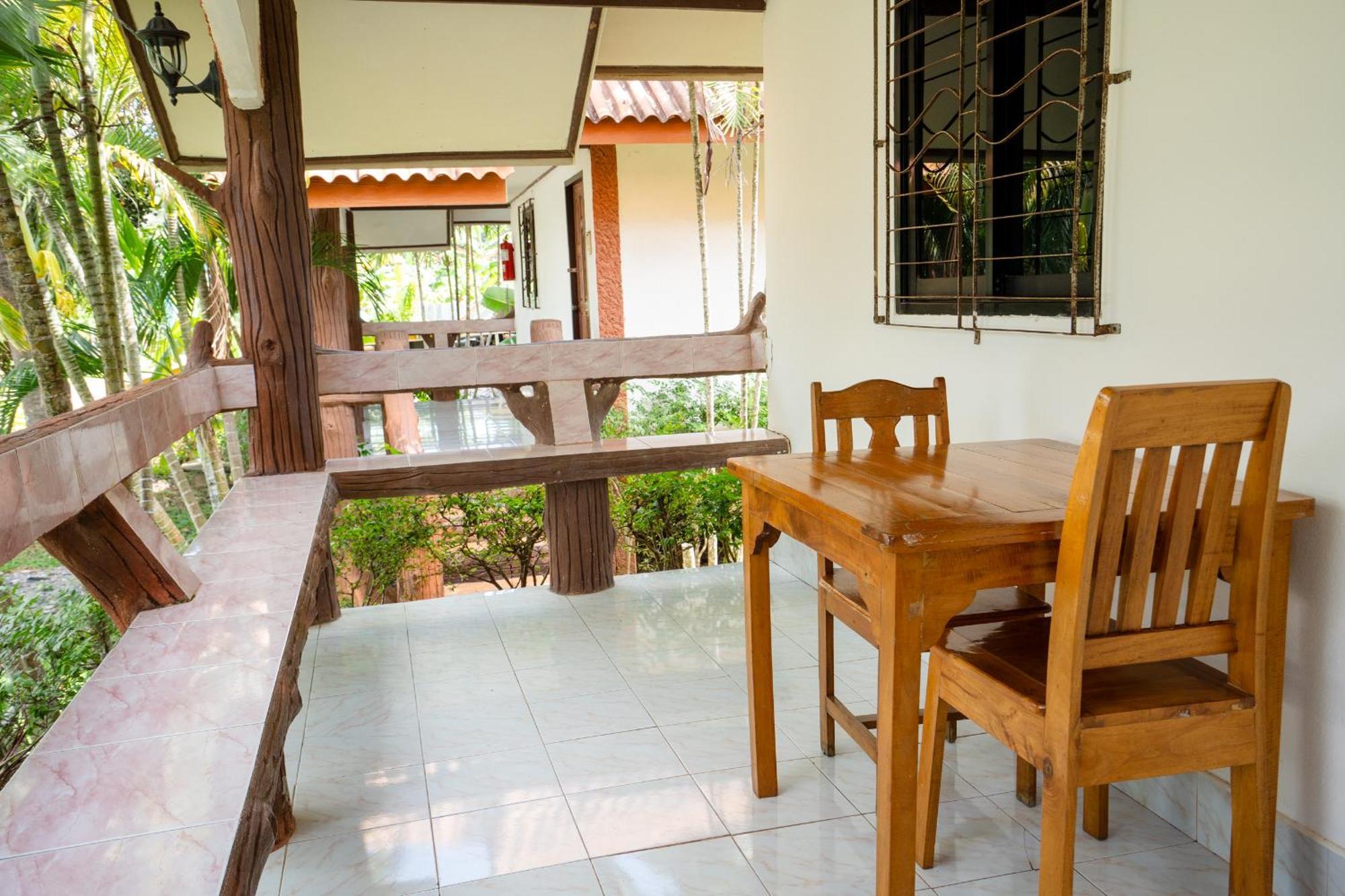 Lanta School Beach Resort Ko Lanta Eksteriør bilde
