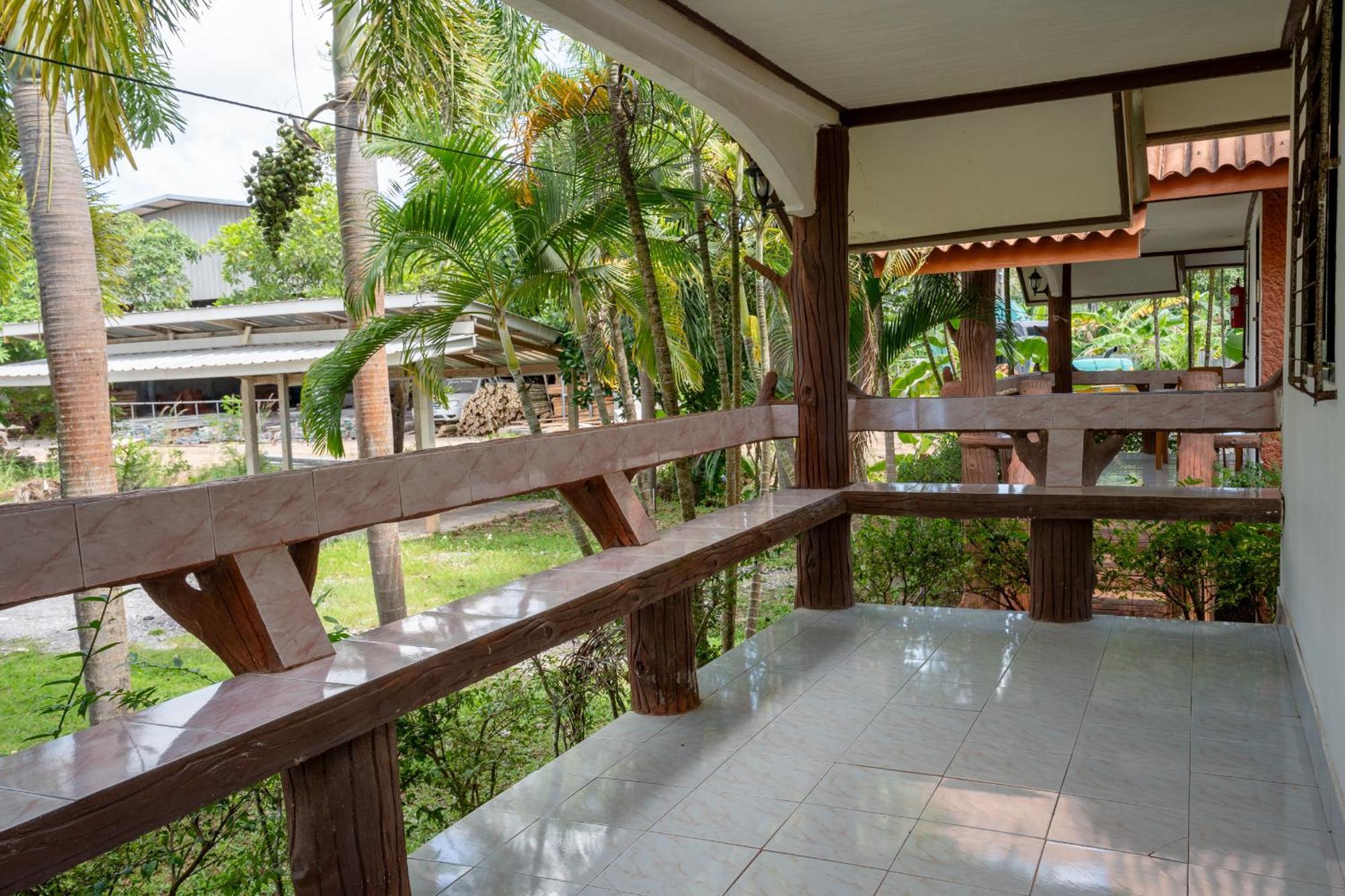 Lanta School Beach Resort Ko Lanta Eksteriør bilde