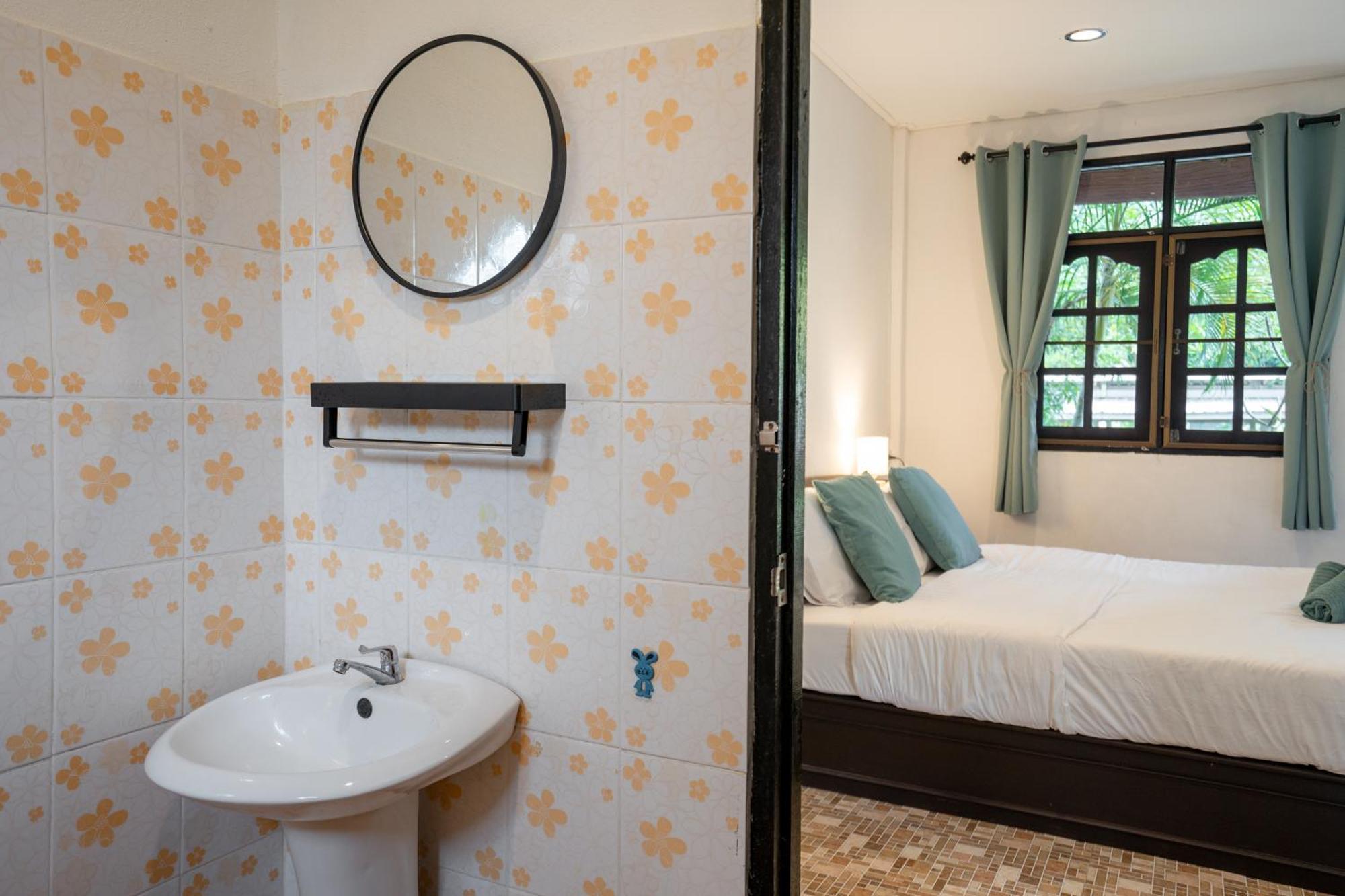Lanta School Beach Resort Ko Lanta Eksteriør bilde